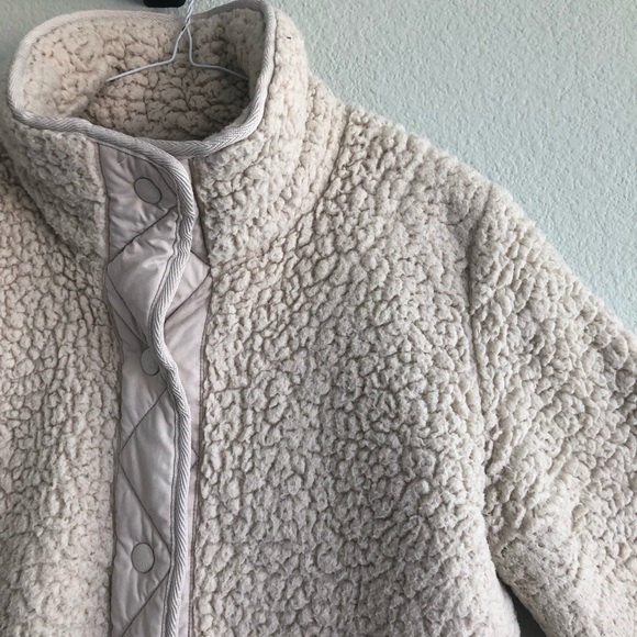 Abercrombie and Fitch Cream Sherpa Nylon Trim Snap Up Jacket. Size Small - Picture 3 of 10